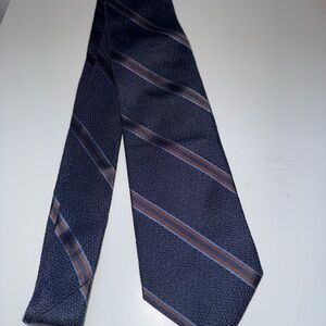 Brooks Brother’s Elegant Navy and Brown Striped Tie
